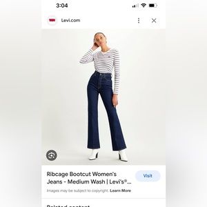 Levi's ribcage bootcut jeans. Dark blue wash. Size 28